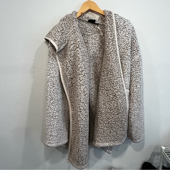 Urban Outfitters Out from Under tan thick fleece open front jacket size medium - Picture 1 of 8